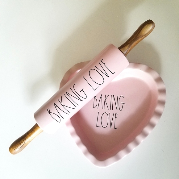 MAGENTA x Rae Dunn Pink Heart Ceramic Pie Pan Plate - Picture 4 of 6